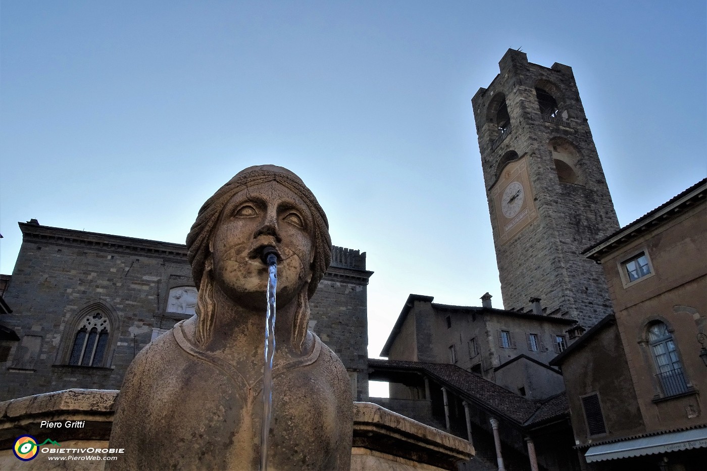 66 Fontana del Contarini e Torre Civica .JPG